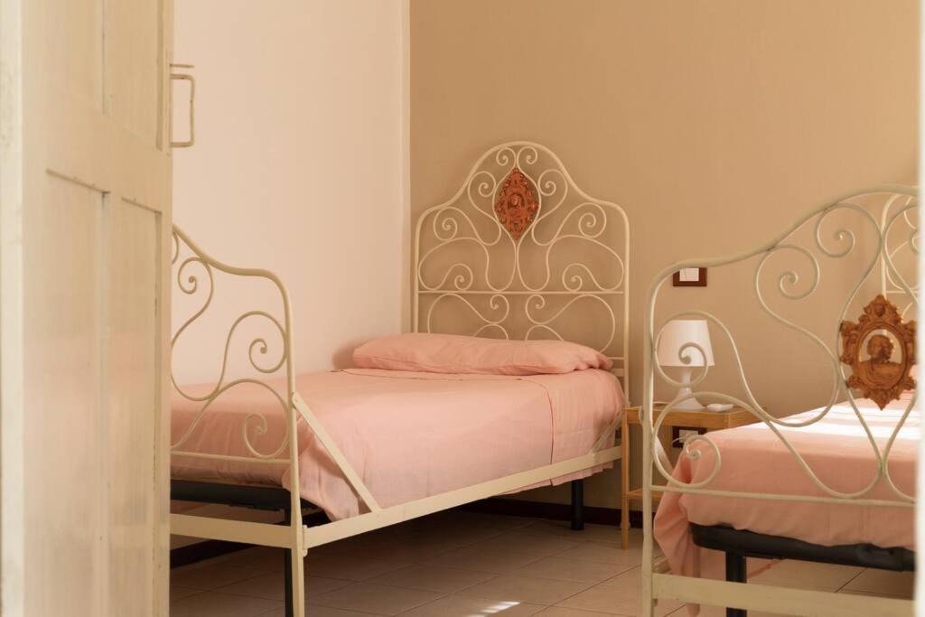 Maria'S Bed - Intero Alloggio Accogliente Dorno Buitenkant foto