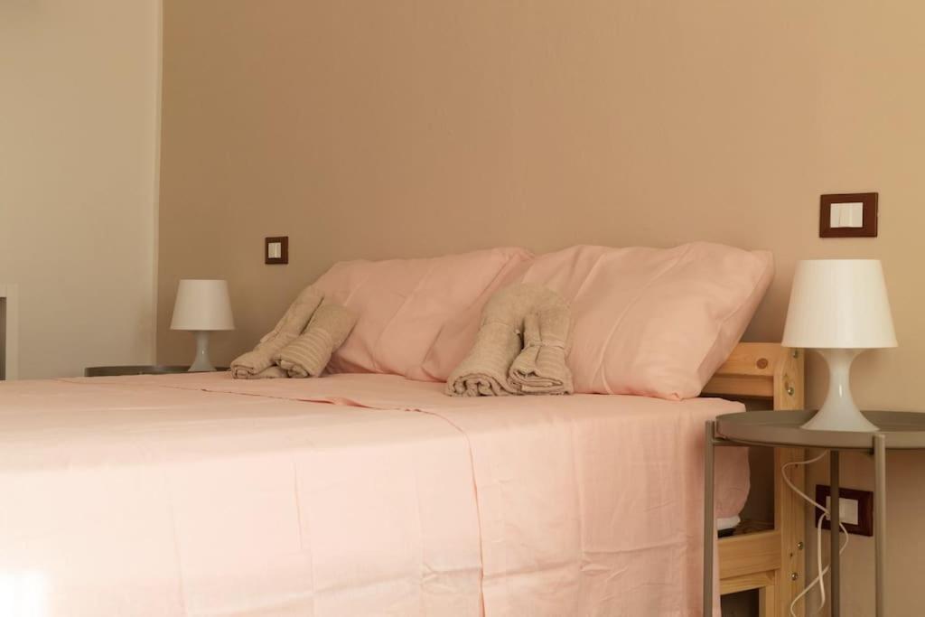 Maria'S Bed - Intero Alloggio Accogliente Dorno Buitenkant foto